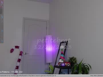 webcam girl petitebrat live cam image #7995447