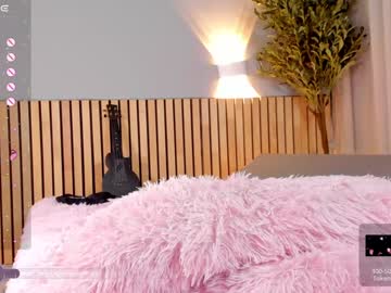webcam girl little_effy18 live cam image #9666138