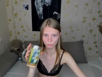 webcam girl phoebepaw live cam image #9771674