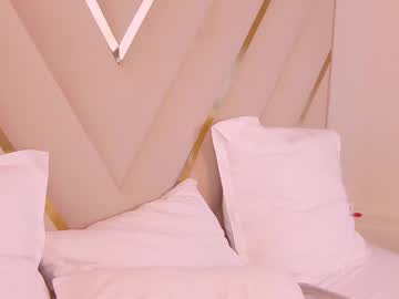webcam girl gwenbanks live cam image #11895309