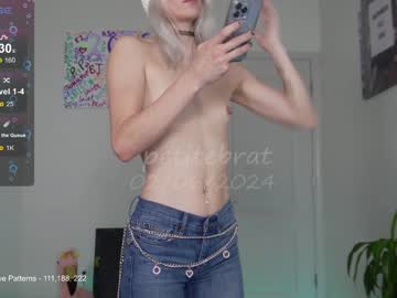 webcam girl petitebrat live cam image #8455323