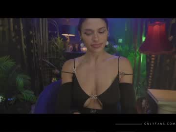 webcam girl lucieoude_ live cam image #3527152