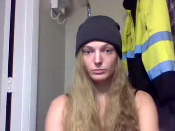 webcam girl trailorswiftyourmobil3hoe live cam image #648603