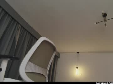 webcam girl cinnabelle live cam image #10442212