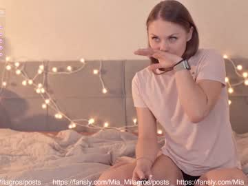 webcam girl mia_milagros live cam image #3767856
