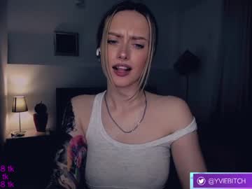 webcam girl _yvie_ live cam image #6082163