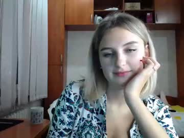 webcam girl melena_shy live cam image #251968
