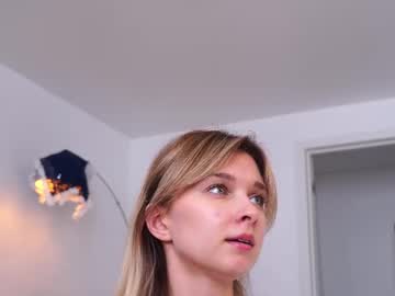 webcam girl variety_moments live cam image #12946181