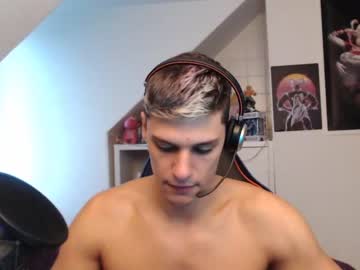 webcam man misterydragon live cam image #602335