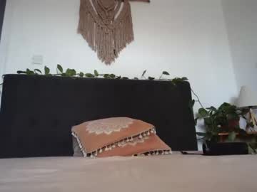 webcam girl amelie_lei live cam image #9286093