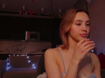 webcam girl angella_kleee live cam image #4440127