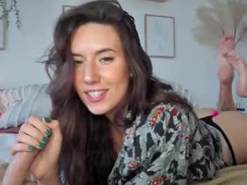 webcam girl taylorslittlekingdom live cam image #9945318