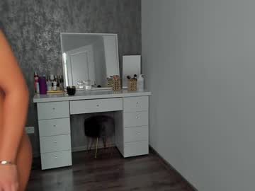 webcam girl moniqueeass live cam image #1952967