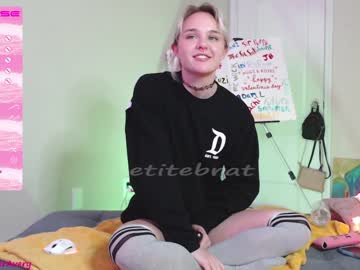 webcam girl petitebrat live cam image #5017889