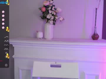 webcam girl small_blondee live cam image #3980915
