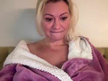 webcam girl kiradivine live cam image #11722421