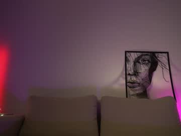 webcam girl lucie_beltran live cam image #5180623