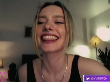 webcam girl _yvie_ live cam image #5776803