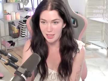 webcam girl evelynclaire live cam image #5704172