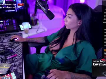 webcam girl evelyne92 live cam image #7468714