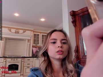 webcam girl misss_vikki live cam image #1799775