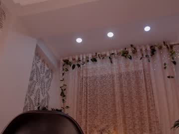 webcam girl arian_fox live cam image #2752977