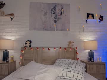 webcam girl riskyproject live cam image #8056350