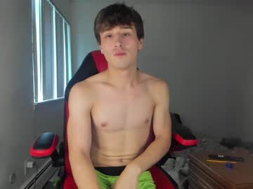 webcam man kroddy1985 live cam image #9830784