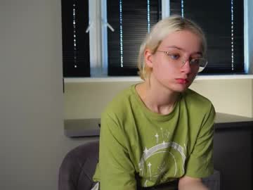 webcam girl cathrynbelger live cam image #11893361
