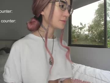webcam girl lonelly_lolly98 live cam image #9431717