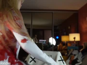 webcam girl bestblondiiecb live cam image #10166642