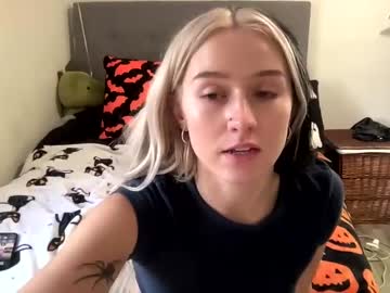 webcam girl charlybarbie live cam image #7996239