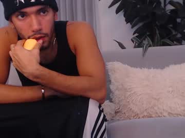 webcam man fratguysonline live cam image #7874197