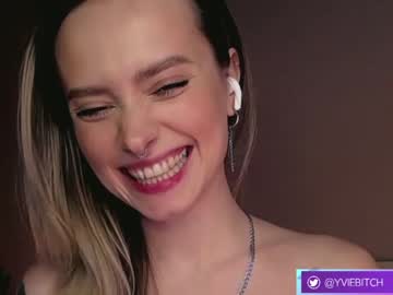 webcam girl _yvie_ live cam image #4927476