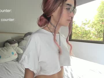 webcam girl lonelly_lolly98 live cam image #9429866