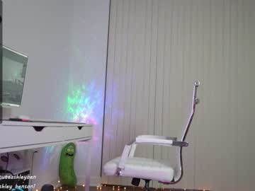 webcam girl ashley_benson1 live cam image #3442123