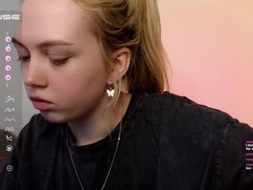 webcam girl small_blondee live cam image #6061138