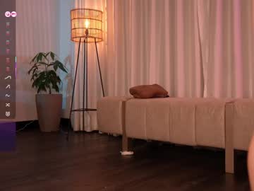 webcam girl lau__1 live cam image #11993894