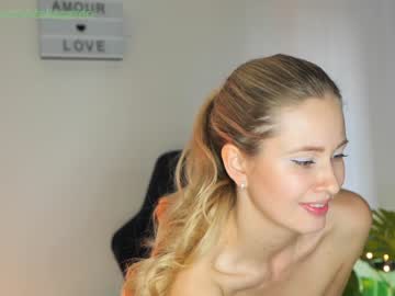 webcam girl stella_and_stephan live cam image #2141577