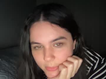 webcam girl gia_is_horny live cam image #7848702