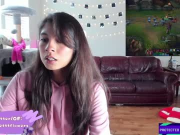 webcam girl violetttflowers live cam image #6294972