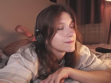 webcam girl sleepingsonya live cam image #6276444