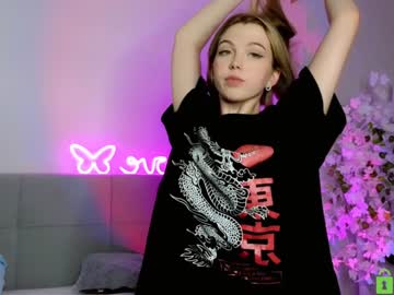 webcam girl small_blondee live cam image #6329309