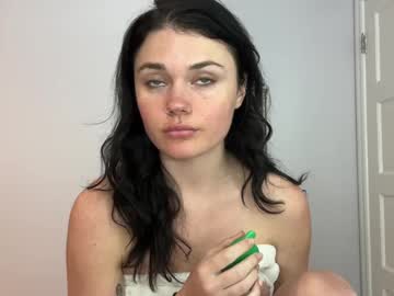 webcam girl queencassidyy live cam image #12020156