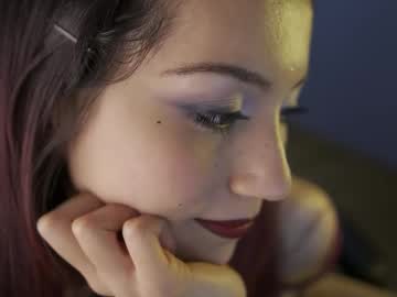 webcam girl greeny_mat live cam image #12325683