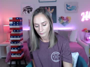 webcam girl holihurricane live cam image #12611901