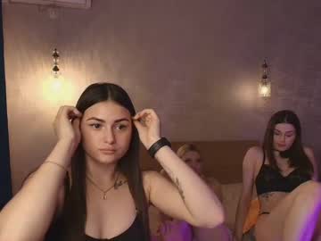 webcam girl caressyourself live cam image #12315589