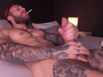 webcam man c_o_n_q_u_e_r live cam image #9229522
