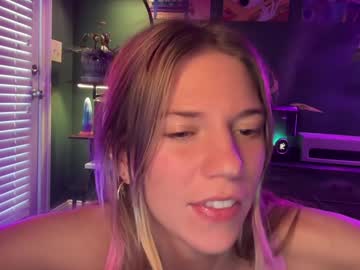 webcam girl oliviahansleyy live cam image #11120653