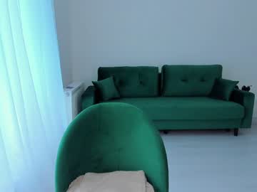webcam girl intrigueeme live cam image #6910394